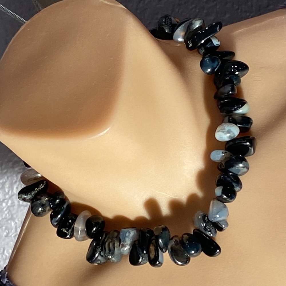 UNSIGNED - estate necklace w black to clear shaded semiprecious quartz gemstones